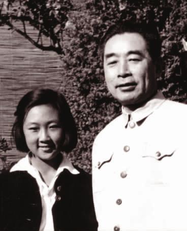 周恩来夫妇情书曝光:澡要常洗回来要检查哩