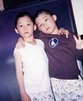 汤镇业与前妻所生三个儿女曝光 女儿美貌儿子帅气