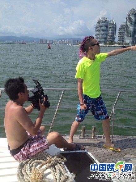 好声音张玮生活私照曝光 前卫发型从未被超越