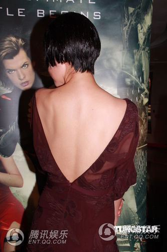 李冰冰否认被成龙占便宜