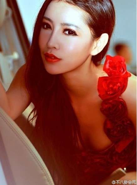 传说中刘翔正牌女友曝光 火辣车模身材性感丰满