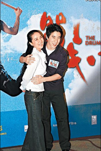 男星的老婆是贤内助还是败家妇