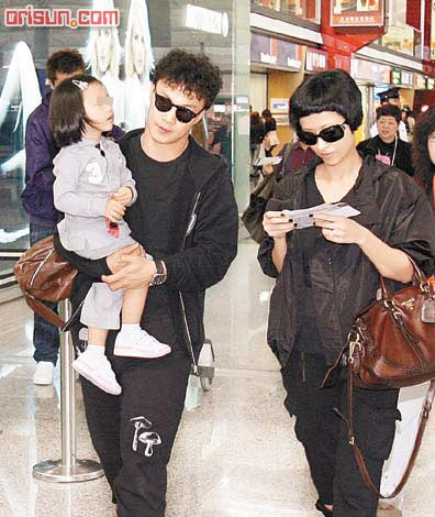 男星的老婆是贤内助还是败家妇