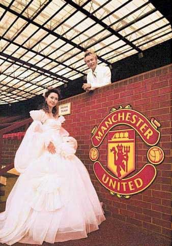 男星的老婆是贤内助还是败家妇