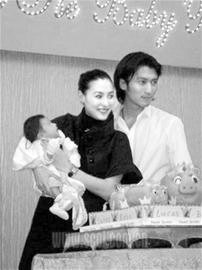 男星的老婆是贤内助还是败家妇