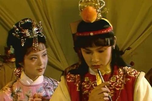 87版红楼薛宝钗资产上亿 欧阳奋强赞张莉依旧漂亮