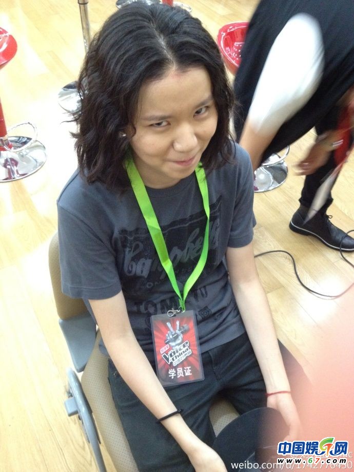 好声音大山刘珊珊圆寸照曝光，网友揭其同性恋身份