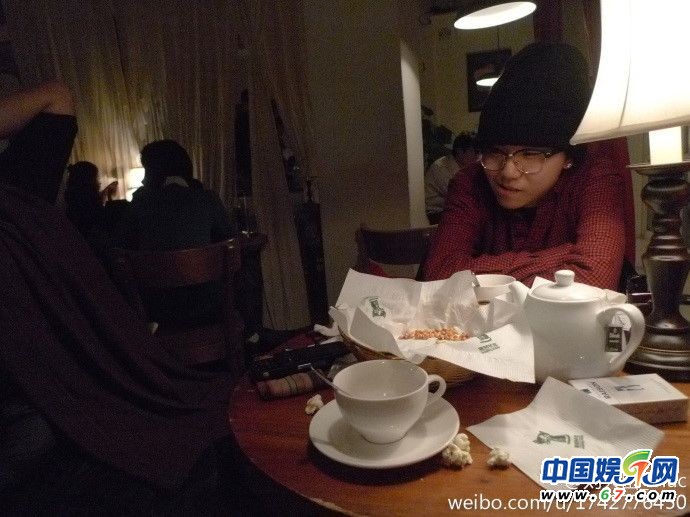 好声音大山刘珊珊圆寸照曝光，网友揭其同性恋身份