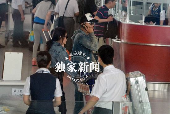 张馨予被曝曾离异 携李晨高调牵手回家