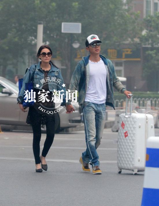 张馨予被曝曾离异 携李晨高调牵手回家