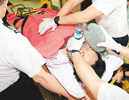 香港演员陈鸿烈片场突发心绞痛