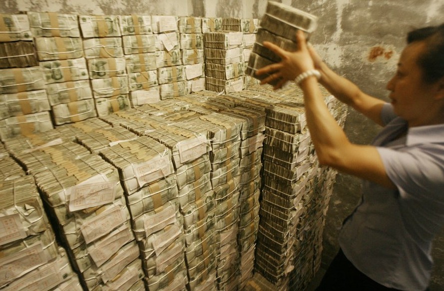 青岛每年花千万清点公交零钱 揭秘点钱过程