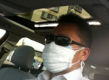 奔驰C级车甲醛超标四倍多 车主戴口罩开车