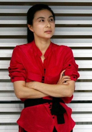 霍启刚豪掷百万为郭晶晶配装 婚戒3克拉婚纱女王级