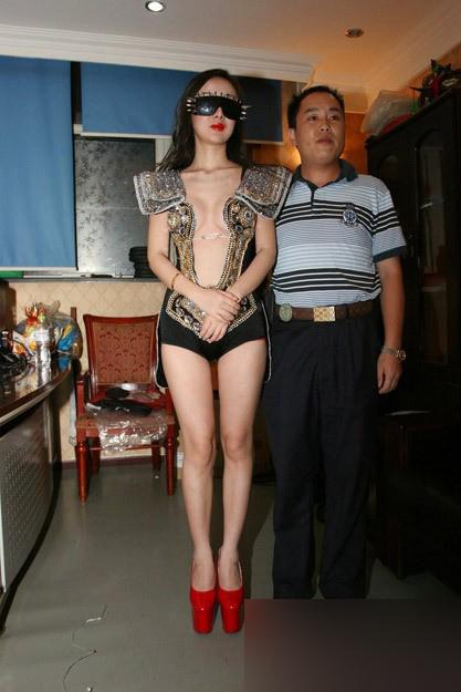 直击干露露后台大尺度换装