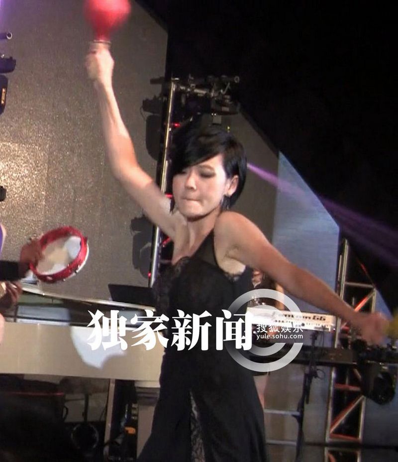 港台大陆三地明星齐聚酒会 小S雷人热舞high翻全场