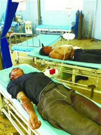 青岛2工人胳膊被粉碎机绞碎 青岛2工人胳膊被粉碎机绞碎