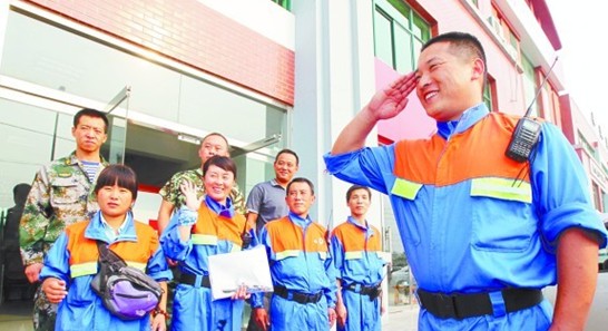 青岛8勇士驰援云南彝良灾区 2女将负责医疗卫生