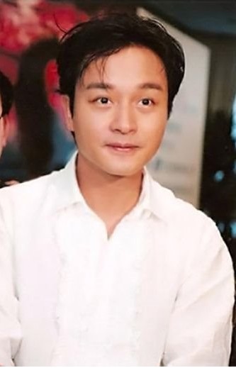 张国荣56岁冥寿歌迷送纸鹤 自杀现场重现揭死因之谜