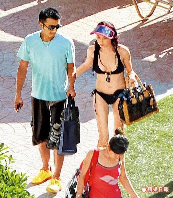 张柏芝比基尼牵手谢霆锋