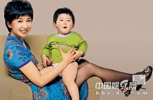 和晶与女儿美妞