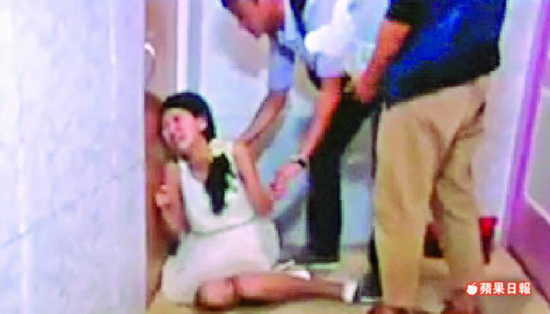 TVB新人女星被施虐视频曝光 推头撞墙当场痛哭