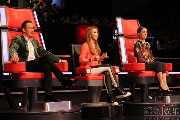 杨坤李玟暧昧照曝光 杨家将32号战袍霸气亮相