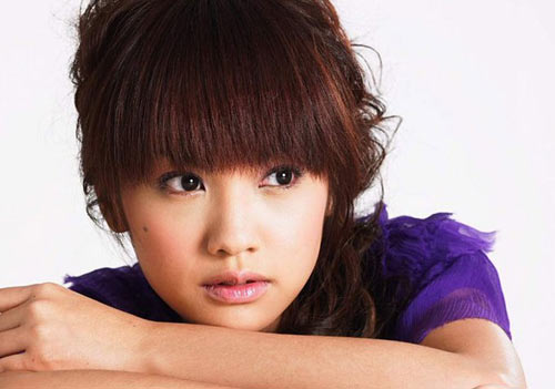 女星掀开刘海露额头立刻变残 甄嬛娘娘难逃宿命