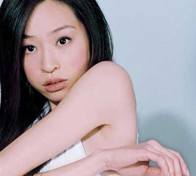 女星掀开刘海露额头立刻变残 甄嬛娘娘难逃宿命