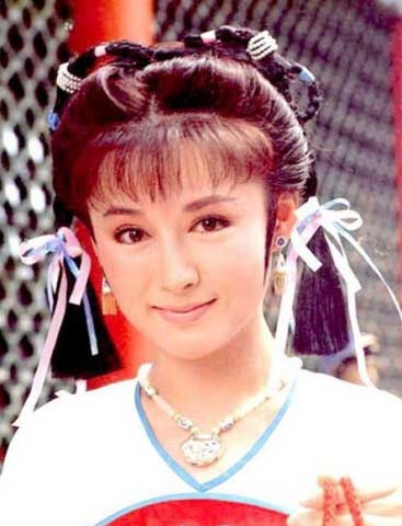 女星掀开刘海露额头立刻变残 甄嬛娘娘难逃宿命