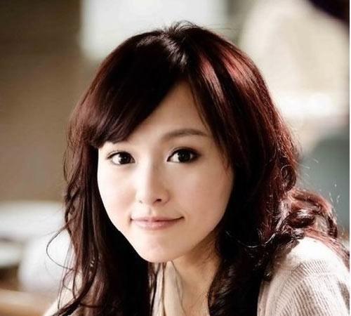 女星掀开刘海露额头立刻变残 甄嬛娘娘难逃宿命