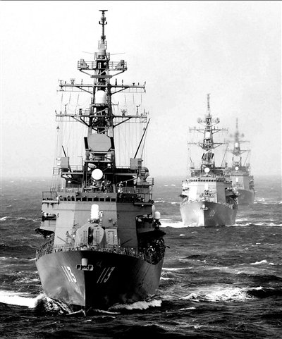 日本海上自卫队在执行任务