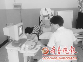 一名患者在海慈医院泌尿外科内诊断肾结石情况