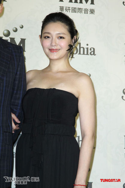 大S亲吻许老三母爱泛滥 豪门求子路坎坷无边