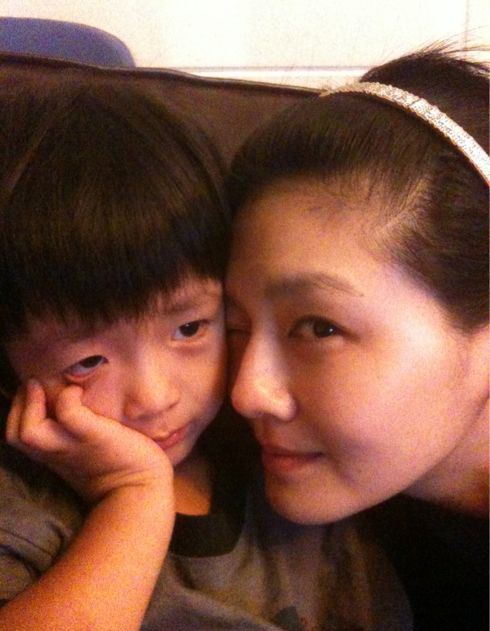 大S亲吻许老三母爱泛滥 豪门求子路坎坷无边