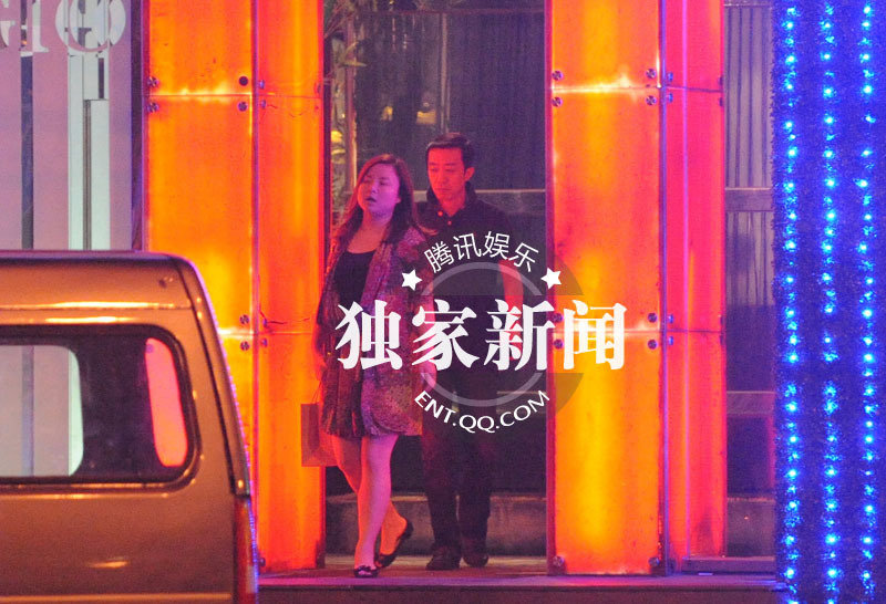 李菁携娇妻外出吃饭