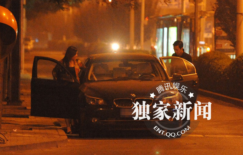 李菁携娇妻外出吃饭