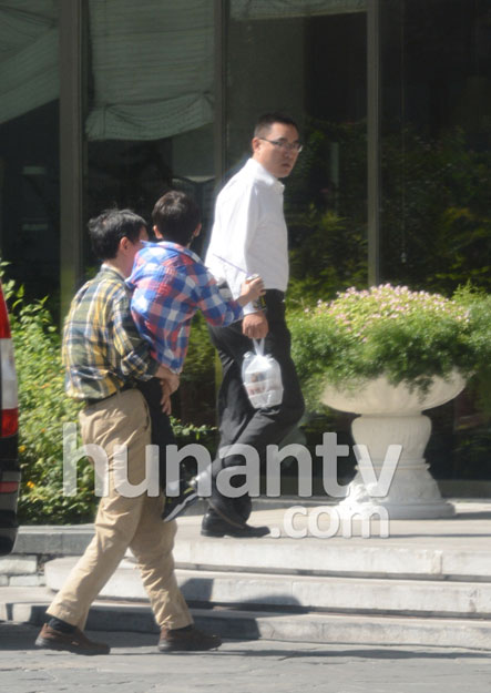 海清用餐被拍 老公儿子首曝光