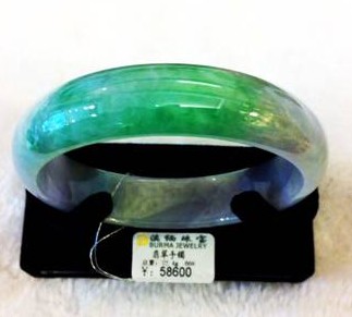 青岛翡翠市场价格存陷阱 同款产品价差几十倍