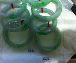 青岛翡翠市场价格存陷阱 同款产品价差几十倍