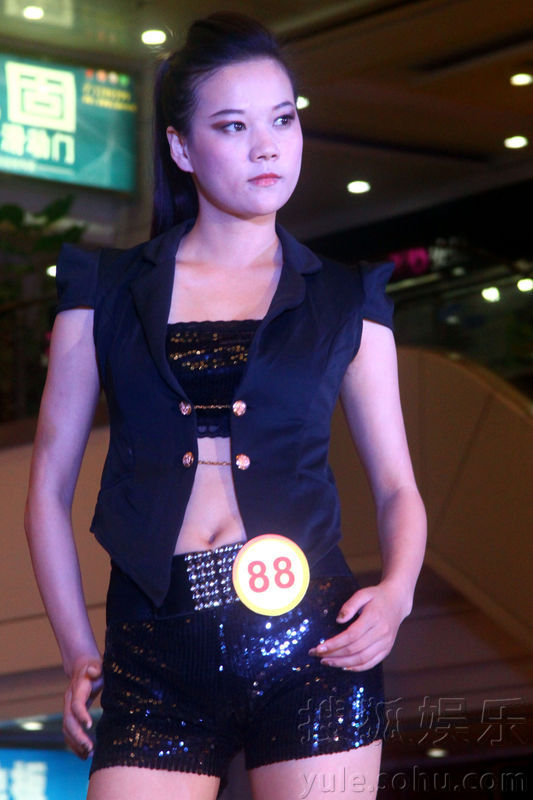 世界超模广西决赛选手外形再遭质疑 挑战审美