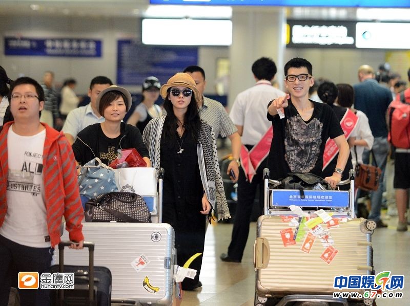 李湘爱女超大牌 吴樾与男伴按摩性取向受质疑