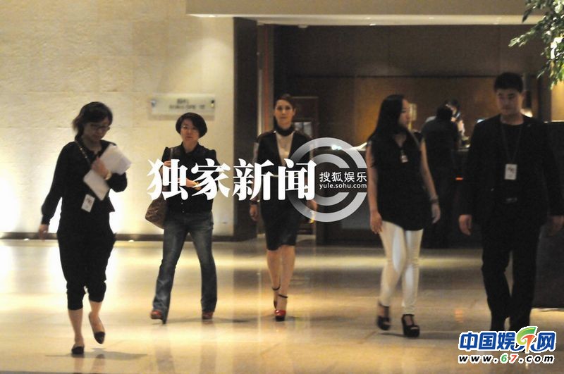 李湘爱女超大牌 吴樾与男伴按摩性取向受质疑