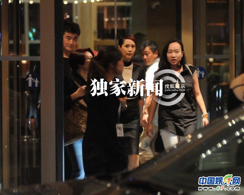 李湘爱女超大牌 吴樾与男伴按摩性取向受质疑