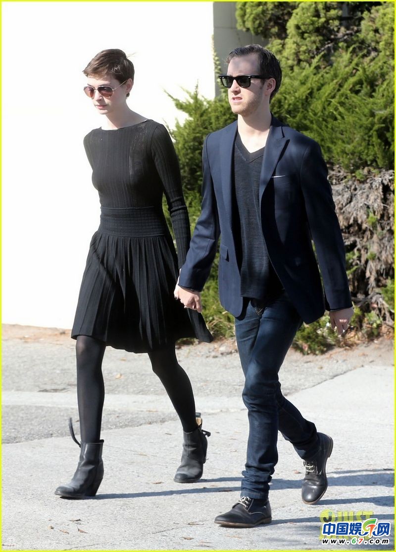 李湘爱女超大牌 吴樾与男伴按摩性取向受质疑