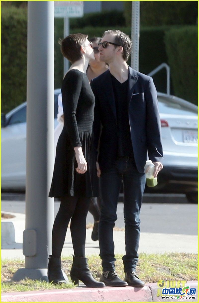 李湘爱女超大牌 吴樾与男伴按摩性取向受质疑