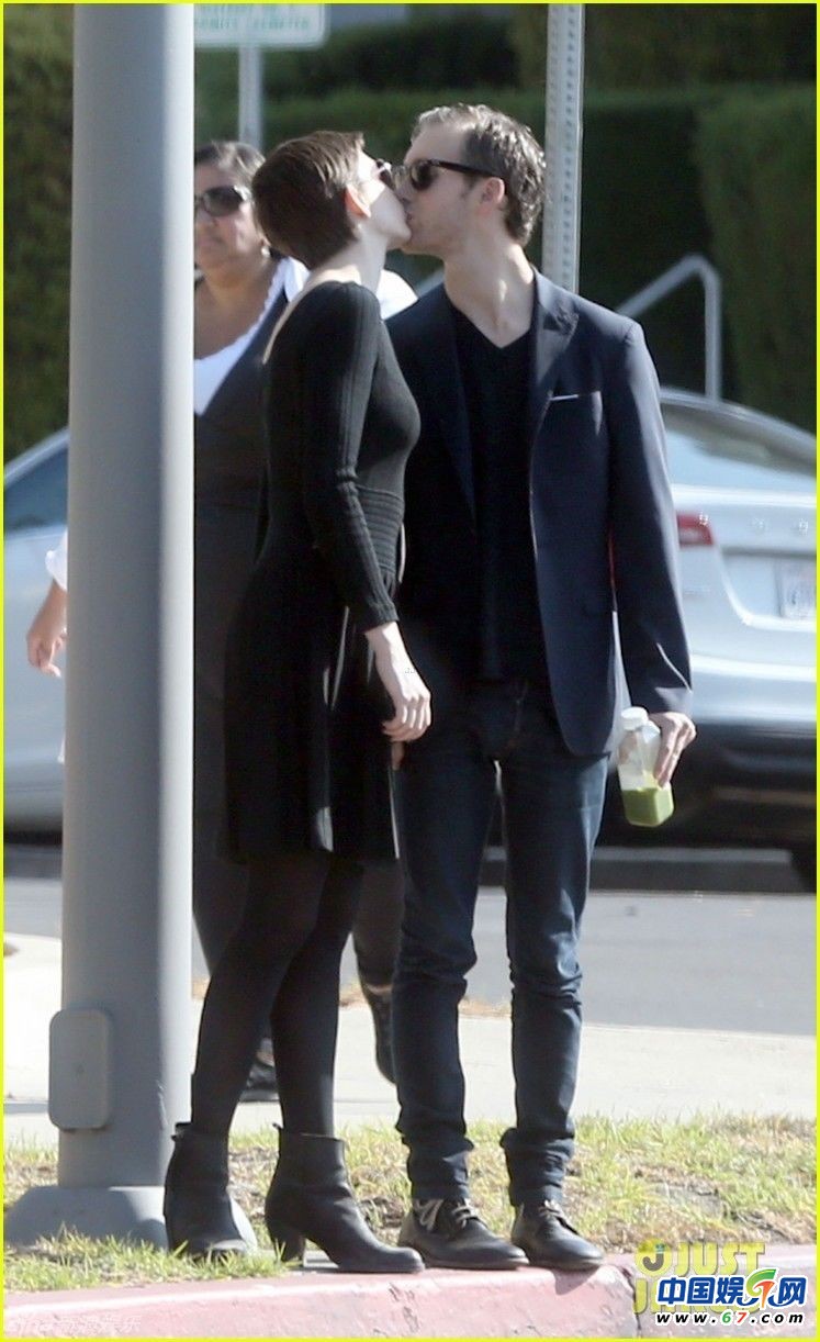 李湘爱女超大牌 吴樾与男伴按摩性取向受质疑