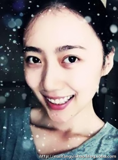 吴若甫爱女私房照曝光 娇妻刘莎小其23岁美若天仙