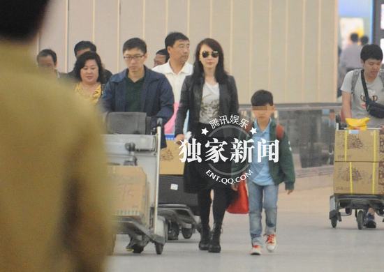 娱圈女星继母生活揭秘 赵薇董卿嫁豪门当后妈