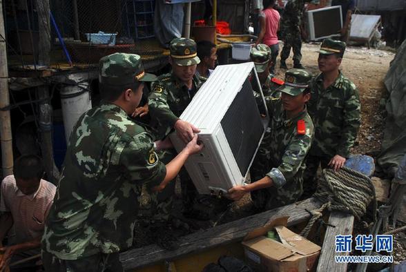 福建海堤溃堤50余米民宅被淹 百名群众紧急转移